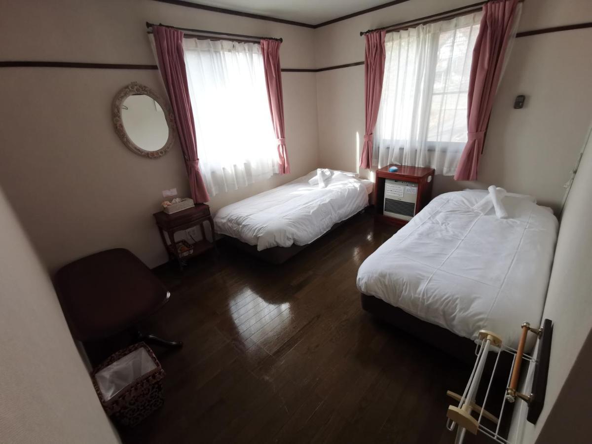 Hakuba Powder Republic Bed and Breakfast Exteriör bild